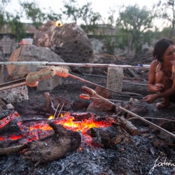 Barbecue an unserer eigenen Feuerstelle vor unserem Zelt